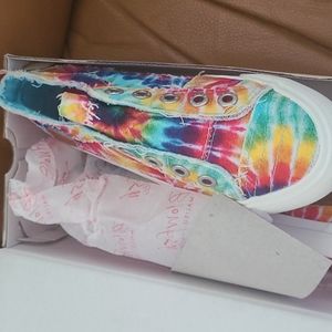 Brand new blowfish malibu kids sneakers, size 4